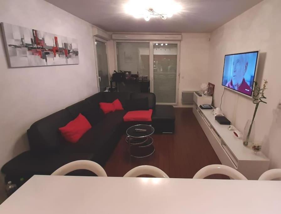 Joli Appartement Avec Jardin Et 2 Parkings Prives アルジャントゥイユ エクステリア 写真