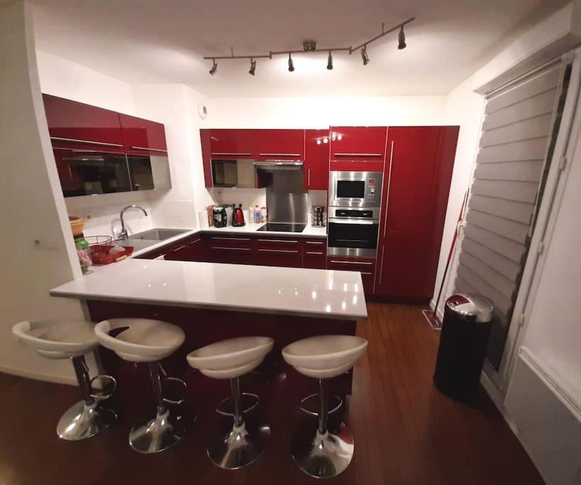 Joli Appartement Avec Jardin Et 2 Parkings Prives アルジャントゥイユ エクステリア 写真